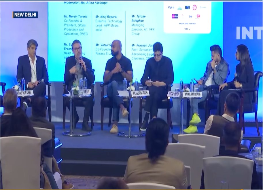 Mobile Phone Use During Panel Discussions at AI Summit