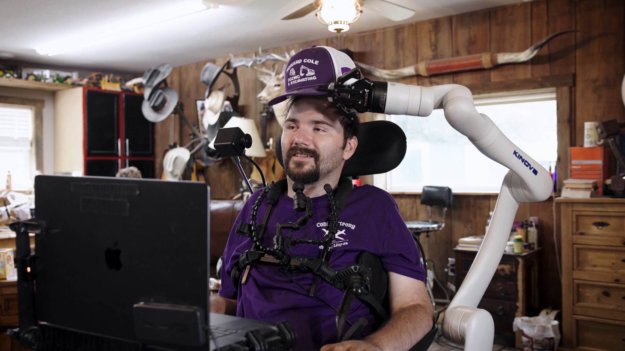 Telepathic Control of Robot Arms: Brain-Machine Interface Innovation