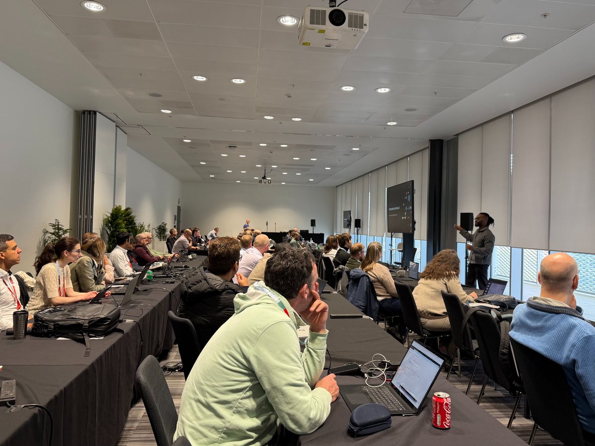 Richmond Alake teaches multi-agent systems at London ExCel Centre