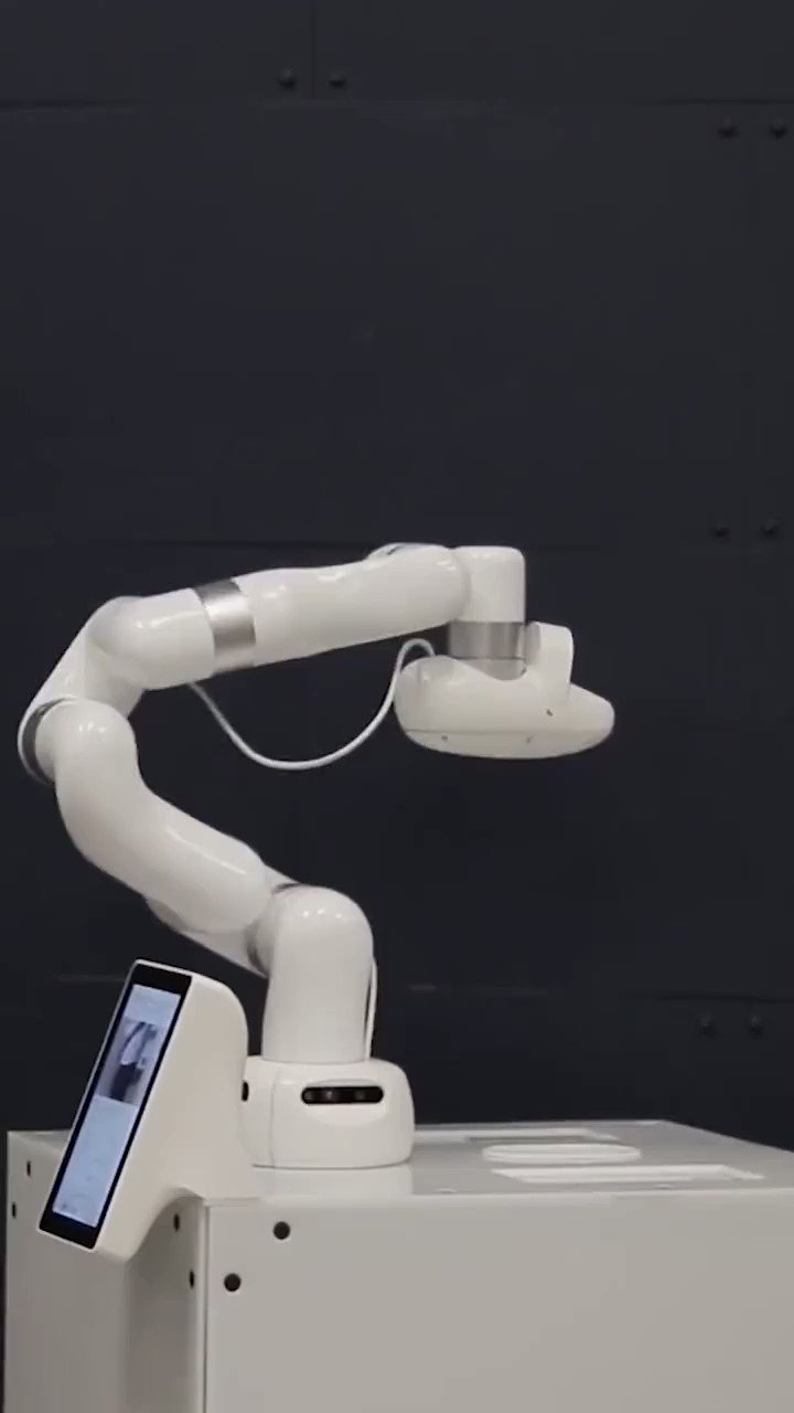Cobi Robot Autonomously Performs Intramuscular Injections