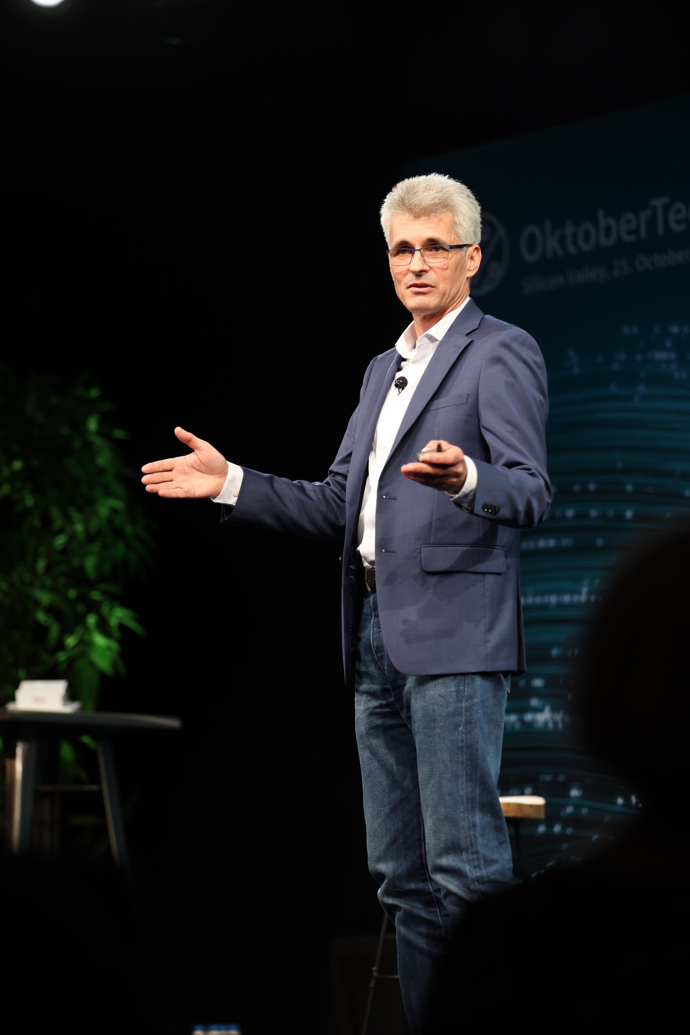 Cerebras Co-Founder Presents AI Hardware Innovations at OktoberTech