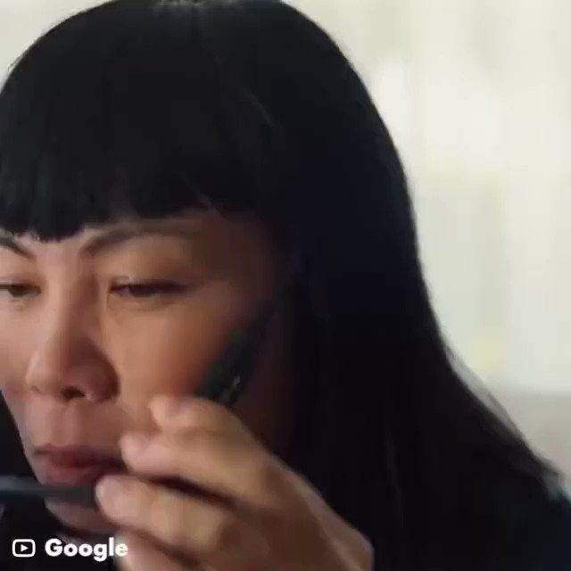 Google Smart Glasses Break Language Barriers with AI Technology