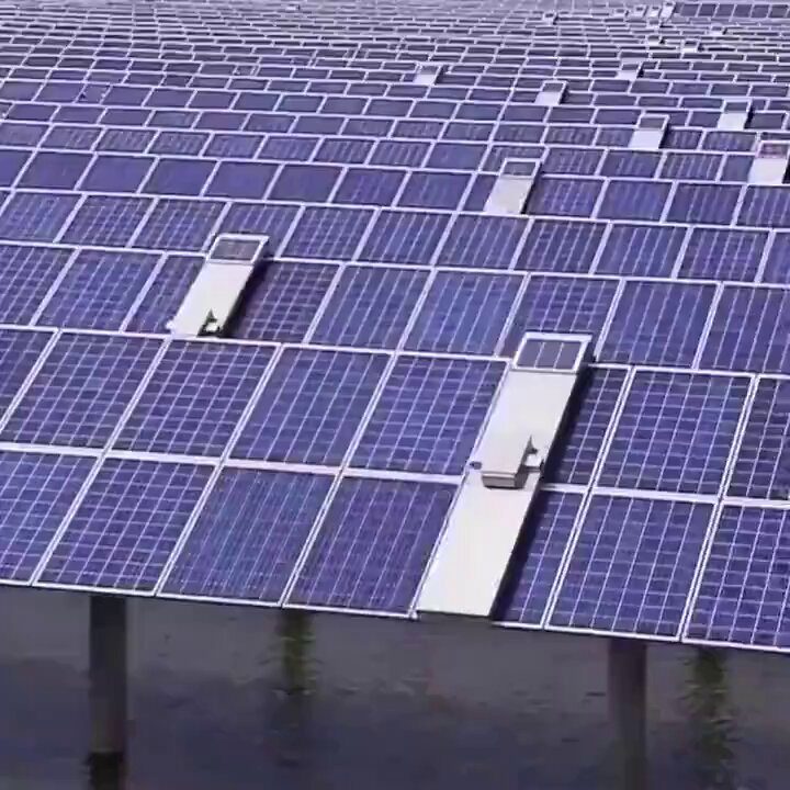 Robots Automatically Clean Solar Panels Using AI Technology