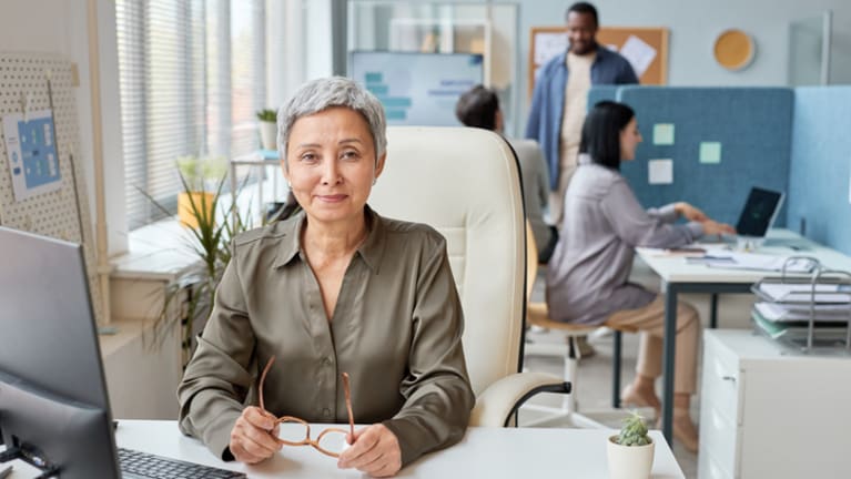 Online Learning Reskills Older Workers for AI Future