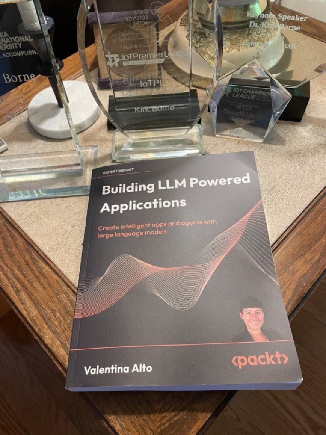 Building LLM-Powered Applications with Intelligent Agents