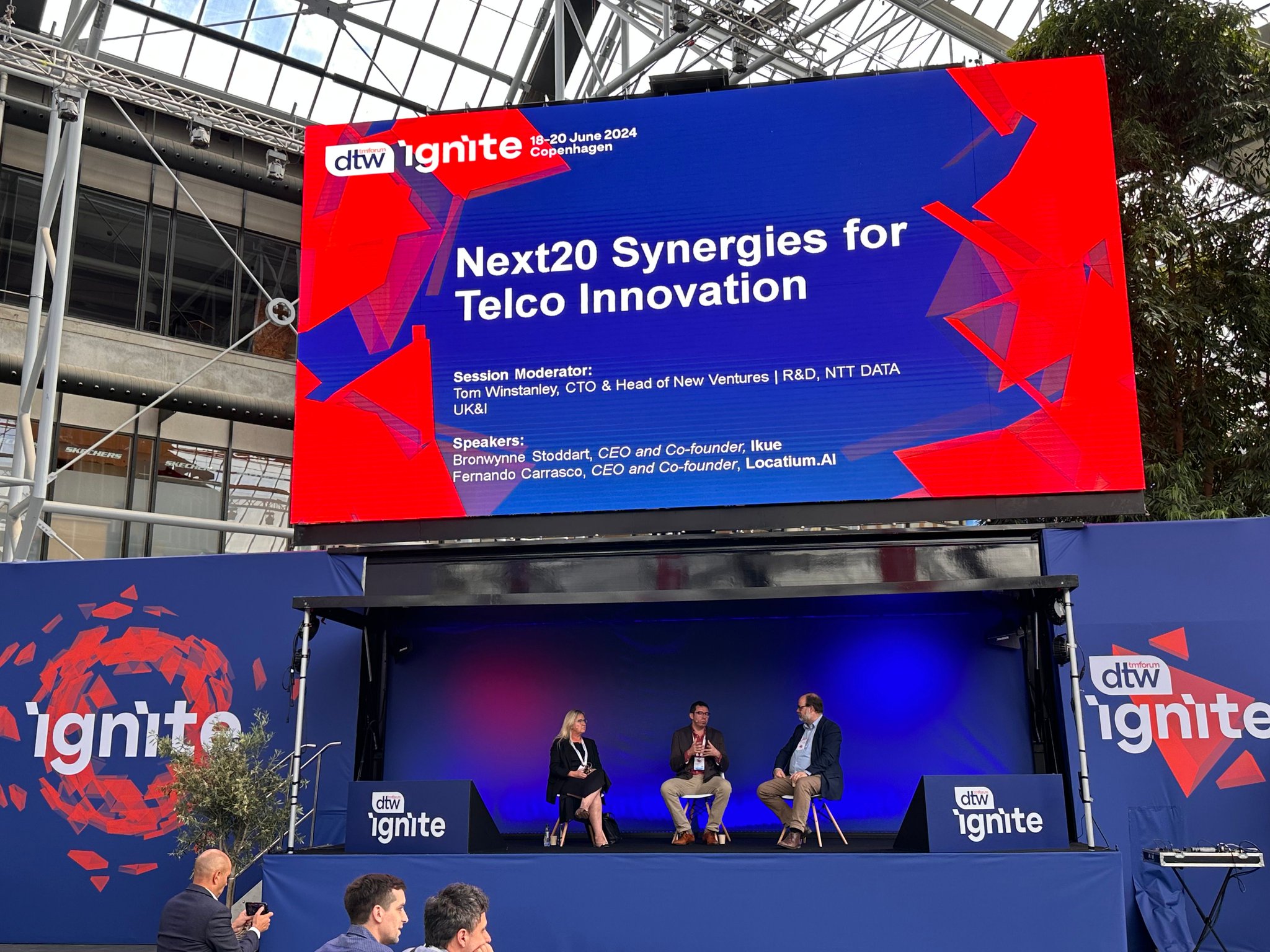 Telecom Industry Converges on Digital Transformation and AI Innovation