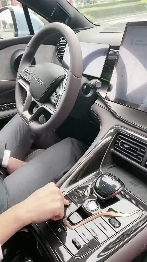Self-Parking Car: AI and Automation in Automotive Transport