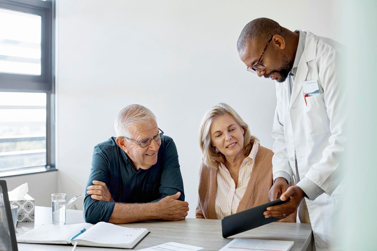 Generative AI Enhances Personalized Healthcare Through Wearable Technology