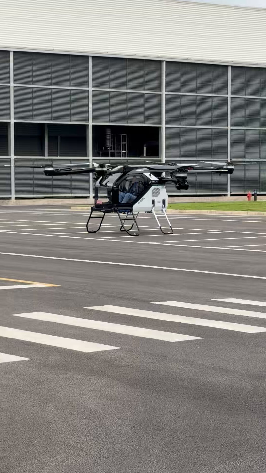 ARIDGE develops modular flying cars with land aircraft carrier