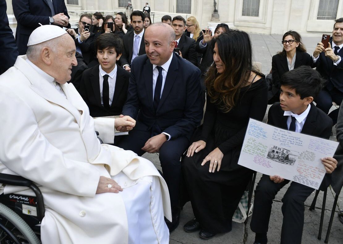 Pope Francis Discusses AI Challenges with French Family