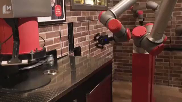 Robots Automate Pizza Making from Start to Finish