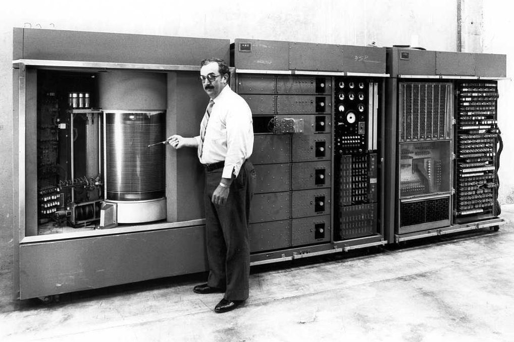 Storage capacity explosion: 70 years of exponential growth