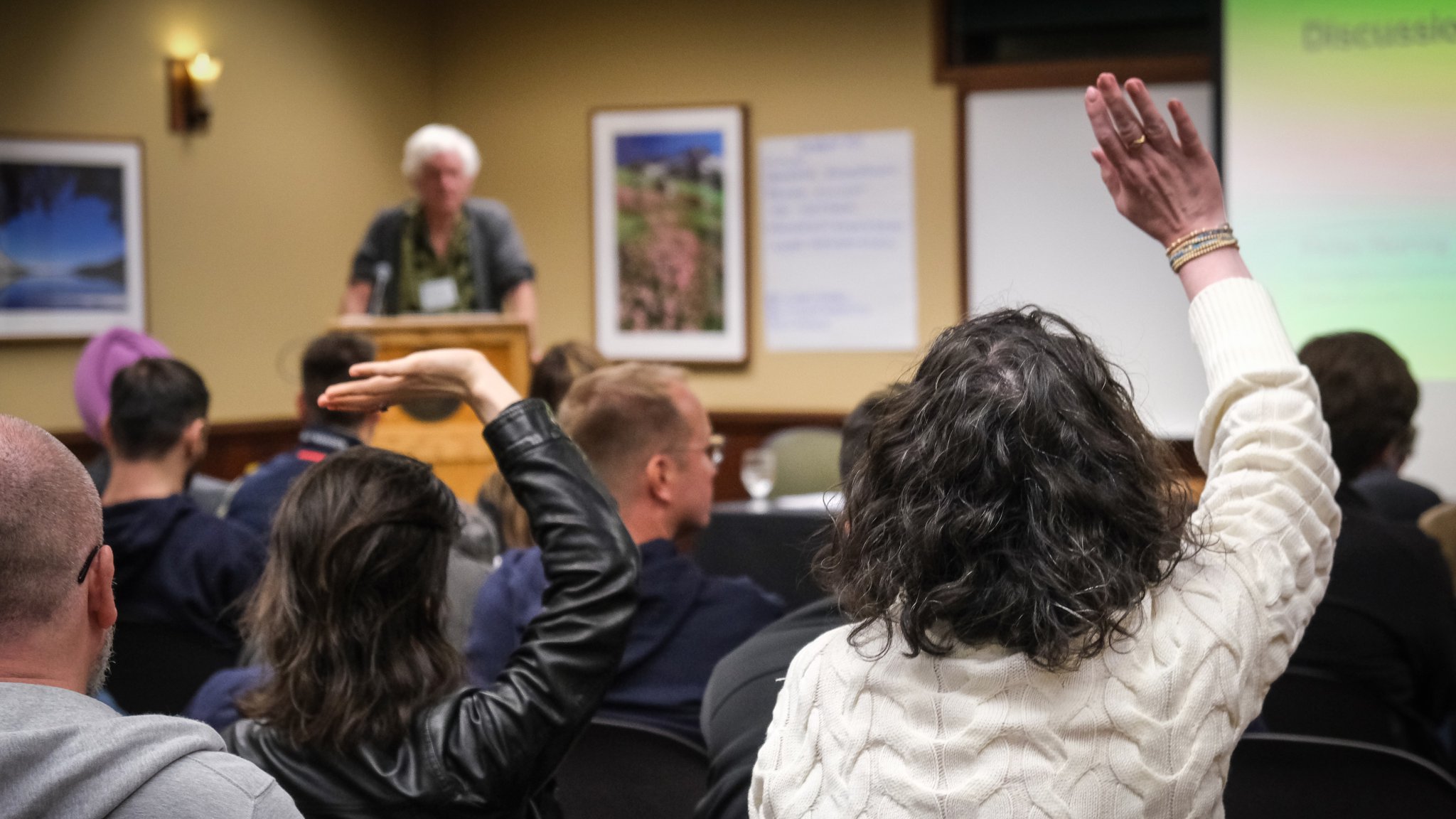Executive Education Programs for Evolving AI Technologies