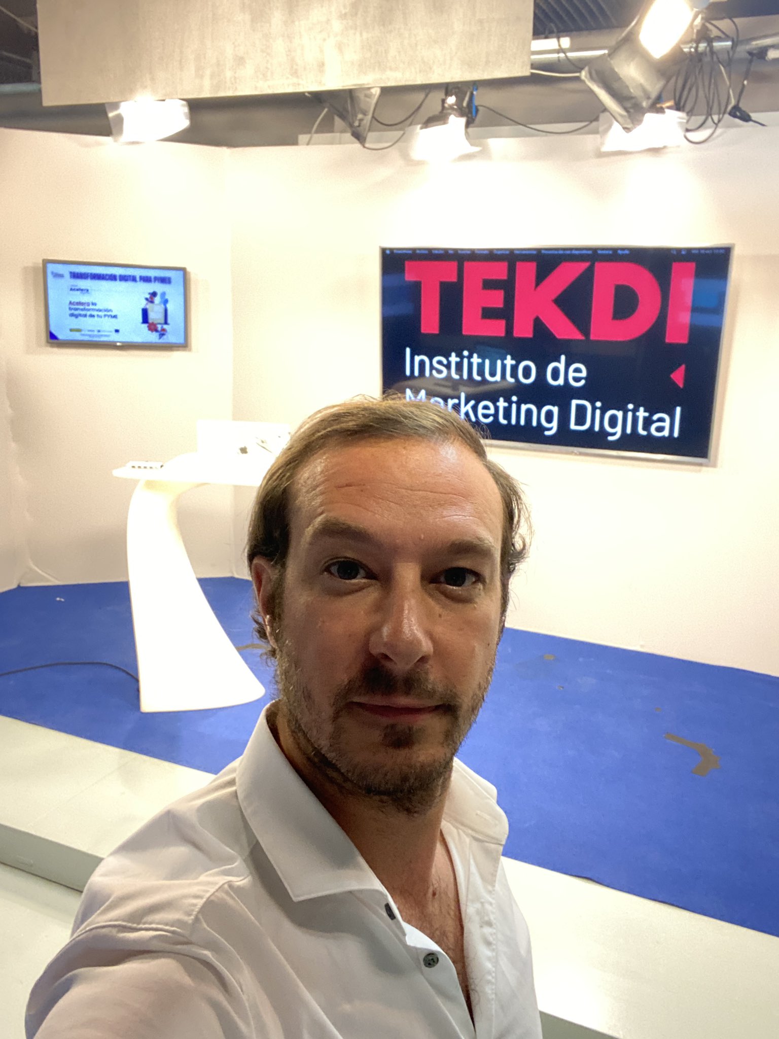 Digital Transformation for SMEs: Embracing the Digital Future