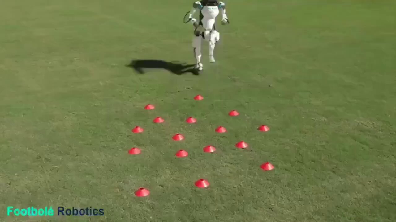 Robotic Soccer Player Demonstration with AI and Robotics Technology